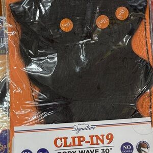 Clip-In9 Body Wave 30" - Black Human Hair & Premium Fiber Blend